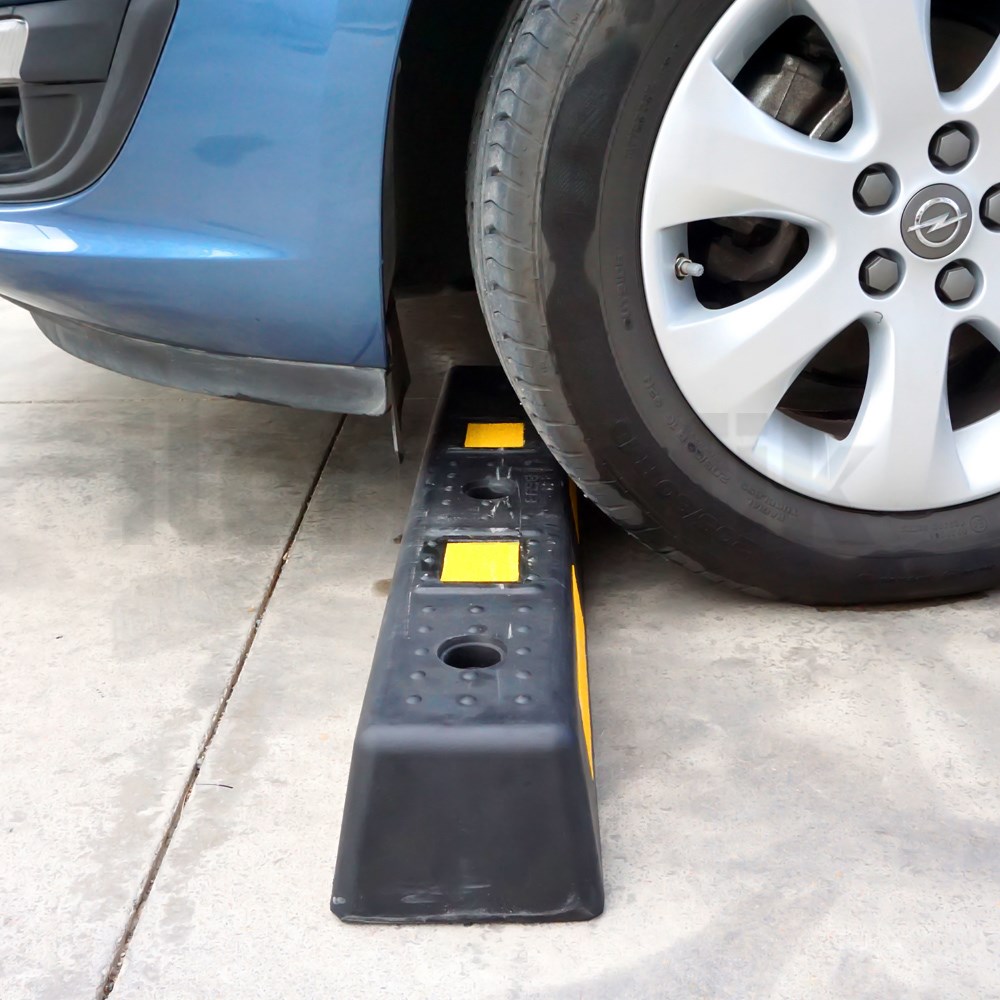Rubber Parking Stop 74 x 15 x 10 cm Rubber Parking Stop 74 x 15 x 10 cm