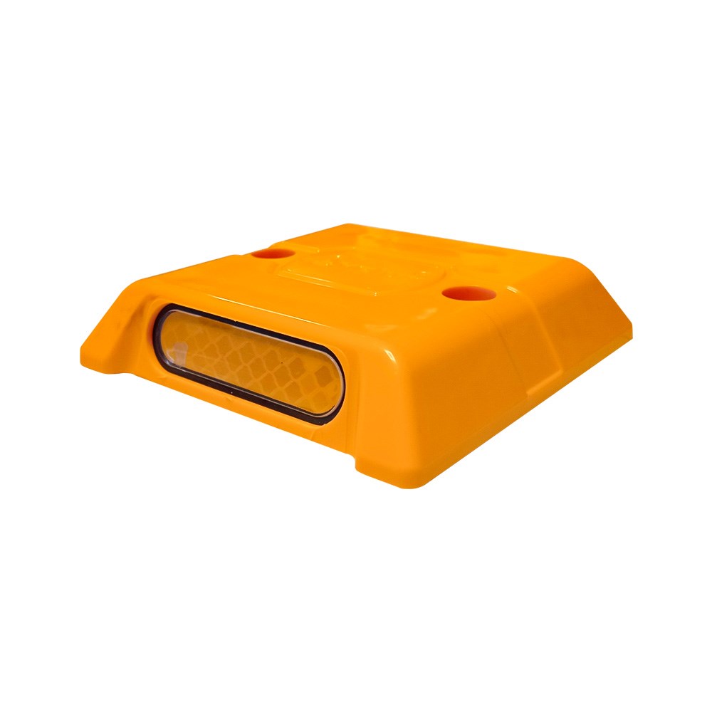Plastic Road Stud with Reflective Lens Plastic Road Stud with Reflective Lens