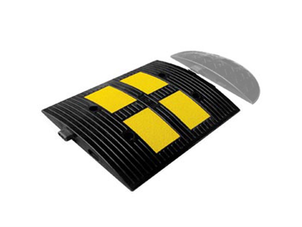 Rubber Covered Speed Bump 50 x 40 x 4 cm Rubber Covered Speed Bump 50 x 40 x 4 cm