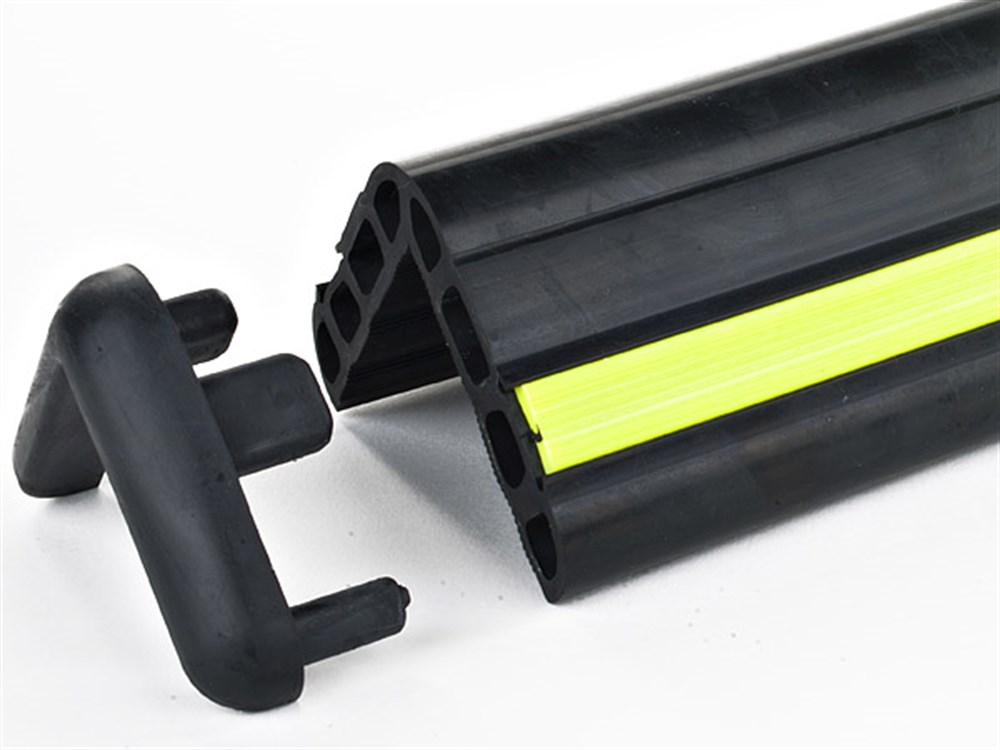 Rubber Corner Guard Set (100 x 8 x 8 cm + 2 End Caps) Rubber Corner Guard Set (100 x 8 x 8 cm + 2 End Caps)