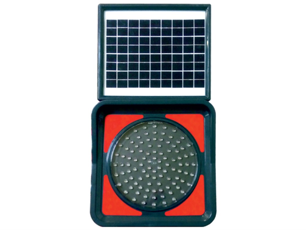 Solar Powered LED Flashing Light-Red Solar Powered LED Flashing Light-Red