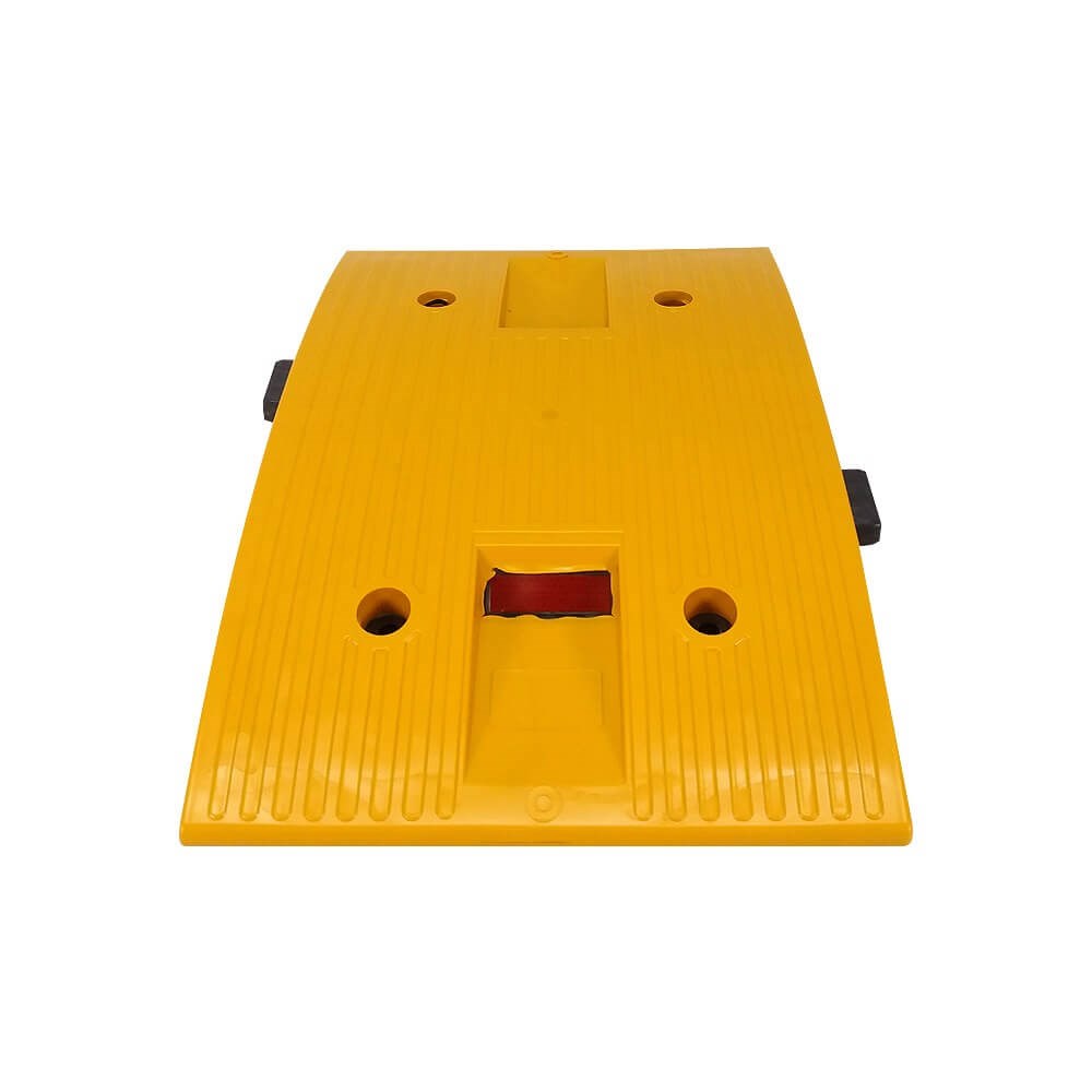 Rubber Covered Speed Bump 50 x 33 cm Rubber Covered Speed Bump 50 x 33 cm