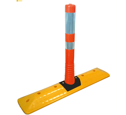 12268-UB-R-1 road separator with 75 cm delineator