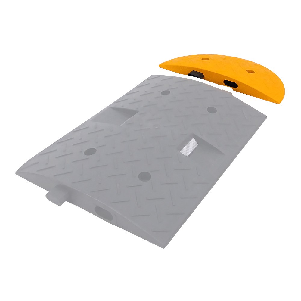 Rubber Covered Speed Bump Cover 40 x 20 x 4 cm Rubber Covered Speed Bump Cover 40 x 20 x 4 cm