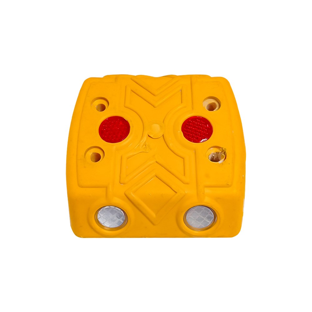 Plastic Road Stud – Square Plastic Road Stud – Square