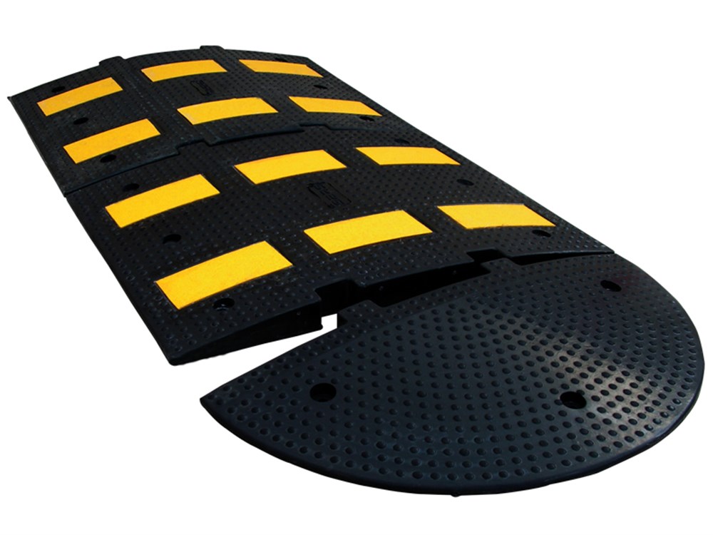 PL-01-400-3 Rubber Speed Bump with 6 Reflective Stripes 500 x 600 x 45 mm
