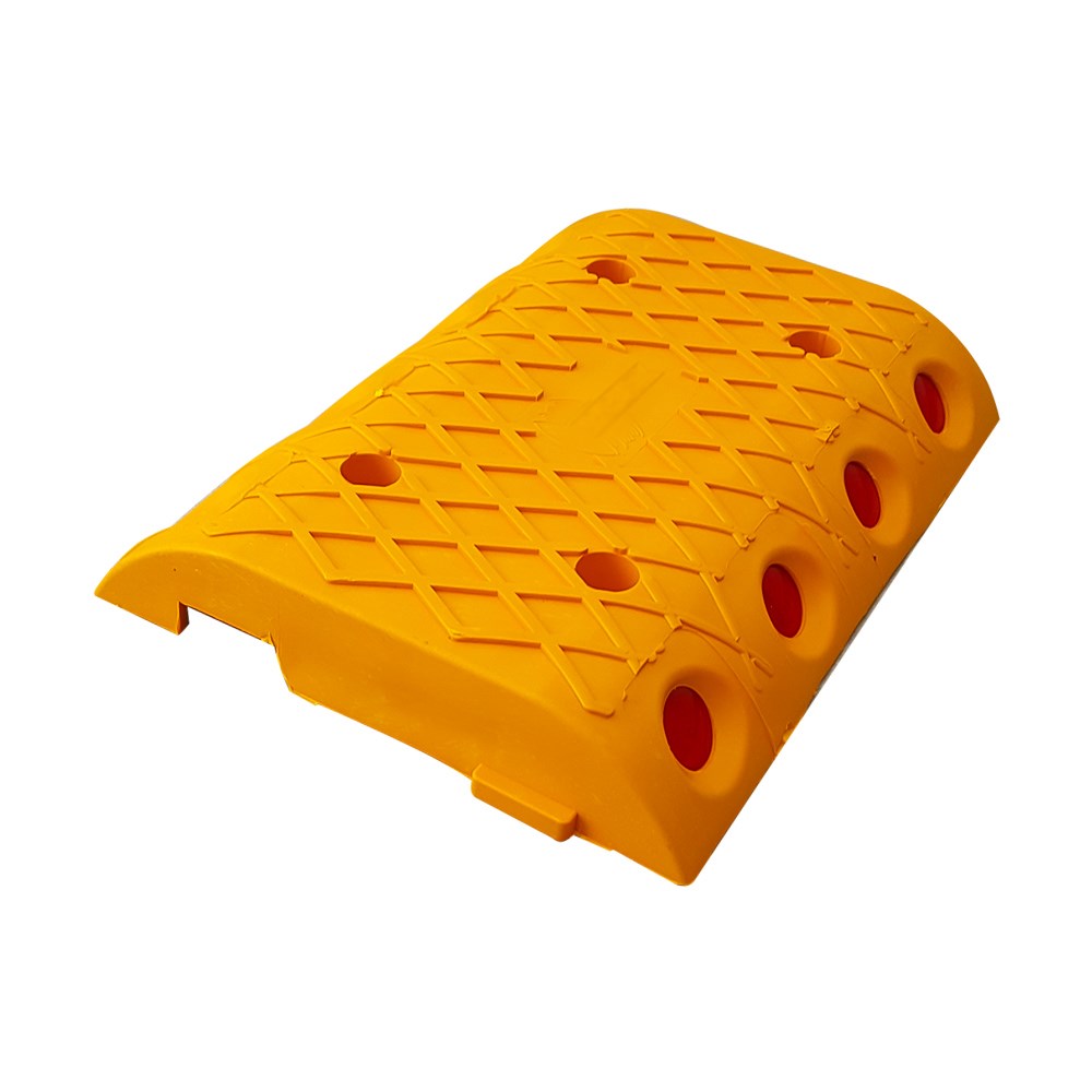Plastic Speed Bump 35 x 25 x 5 cm-2